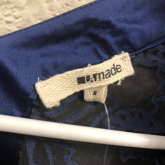 Blue Velvet Shawl - Picture 2 of 10